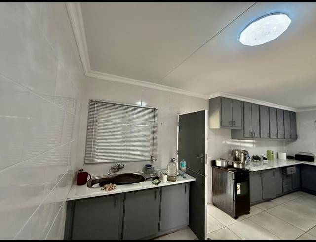 3 BEDROOM HOUSE FOR SALE IN VANDERBIJLPARK CW 5